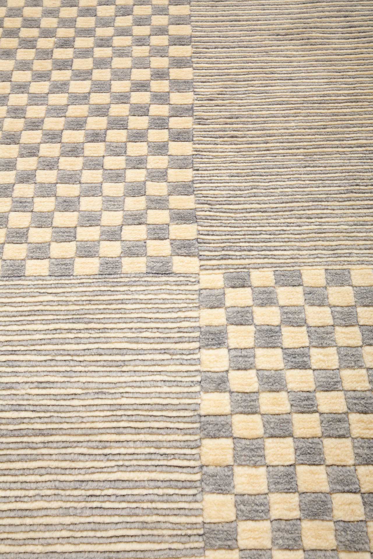 Bhutan Design White 170x230