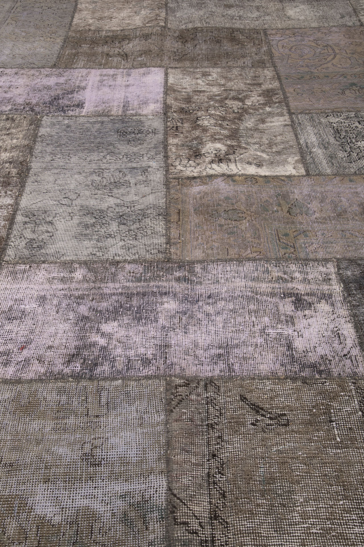 Patchwork Carpet Grey 250x350