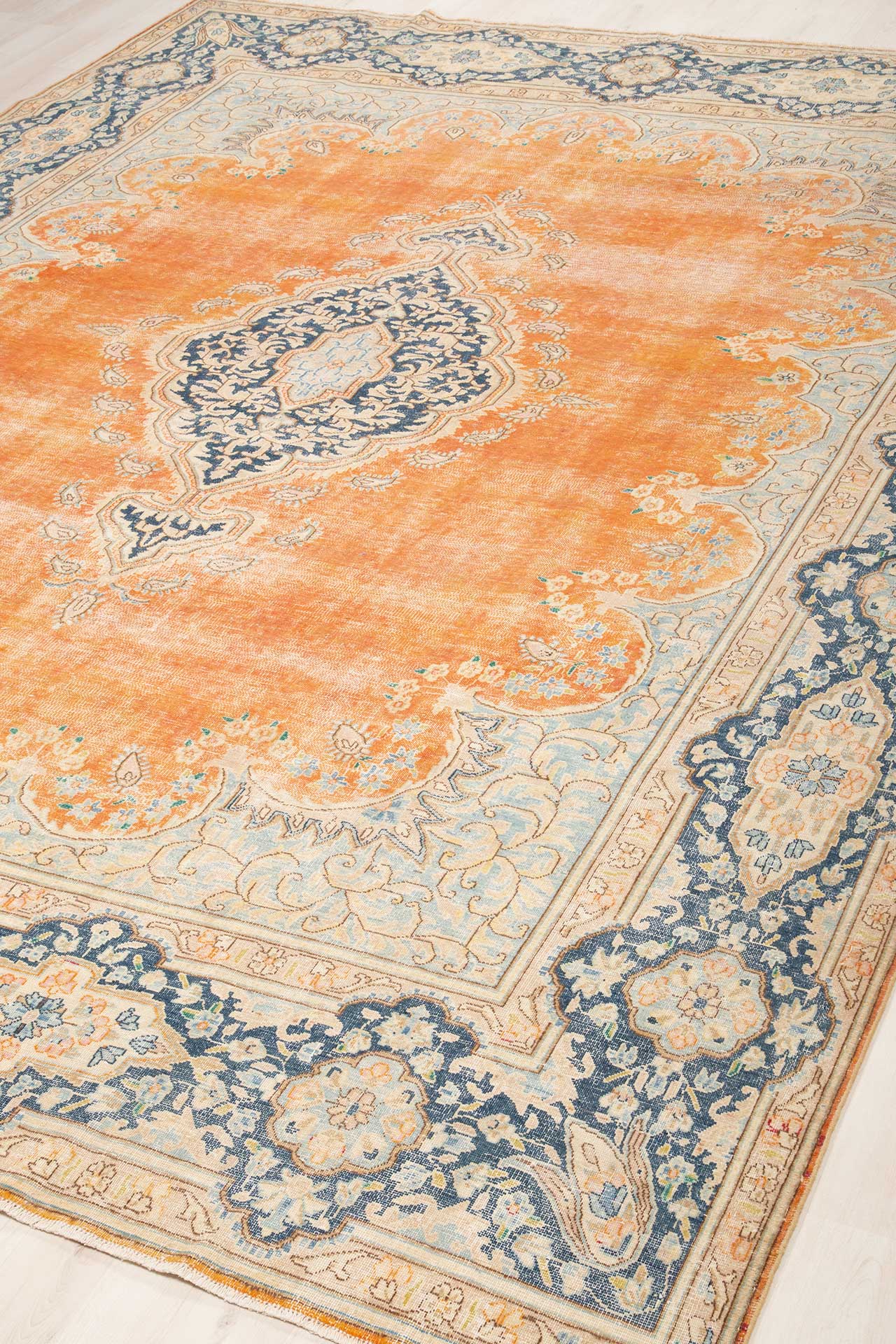 Decolorized Multi 285x394