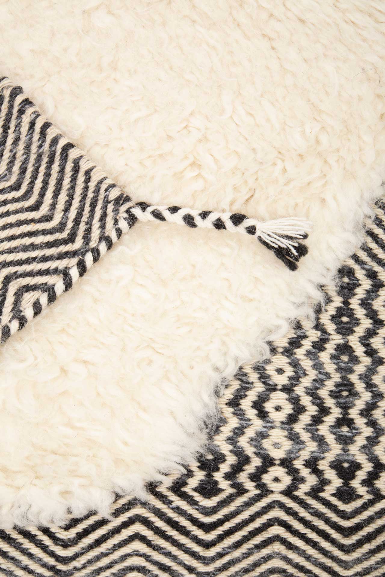 Berber Black White 194x197