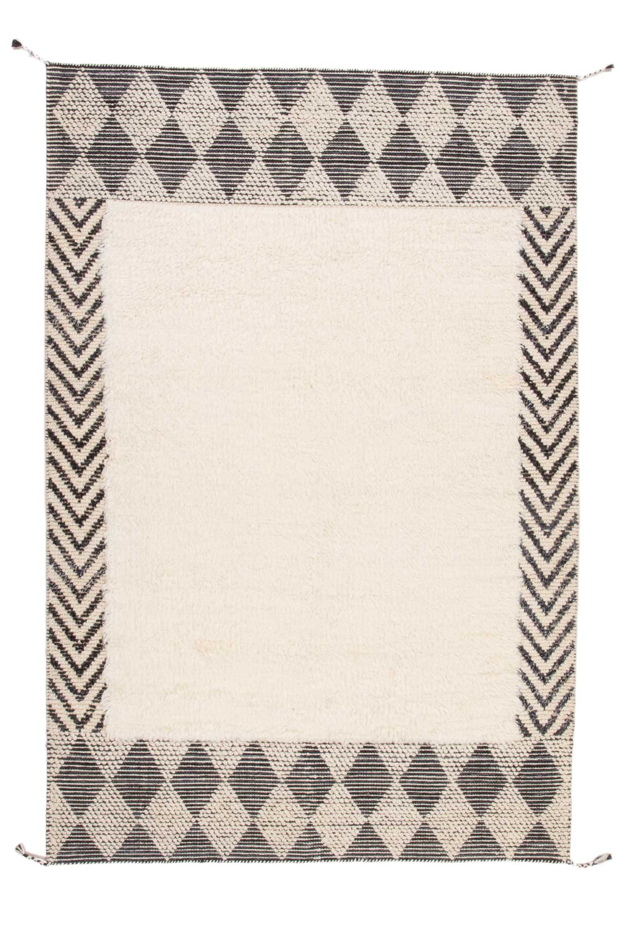 Berber Black White 199x300