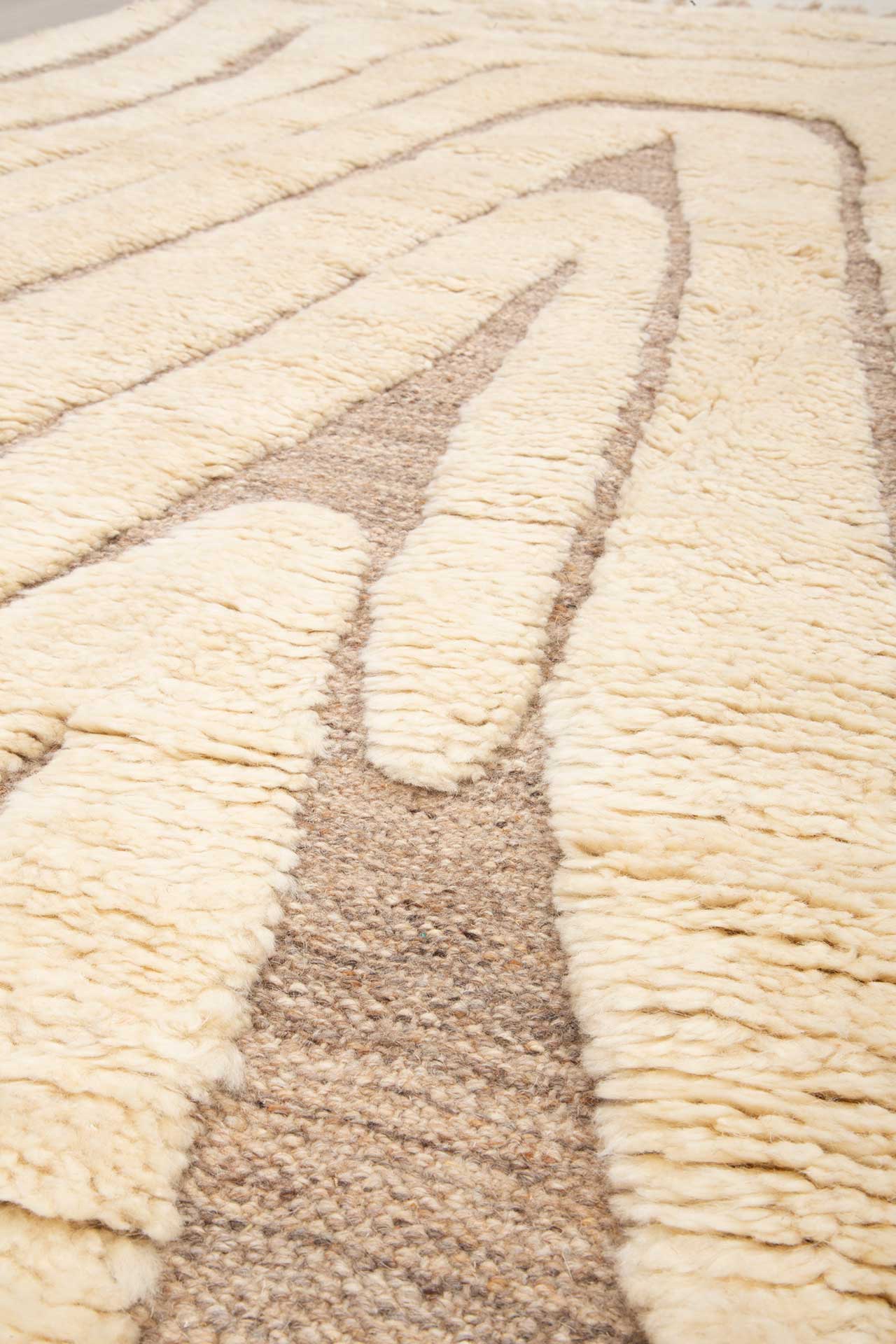 Berber Brown & White 179x229