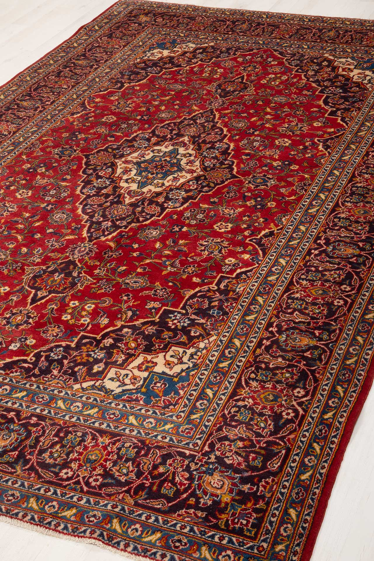 Keshan Red 250x350