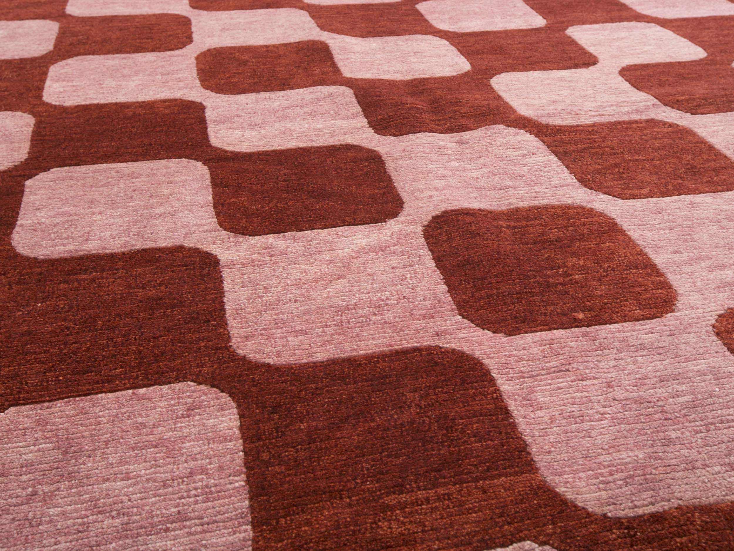 Namche Red 170x234